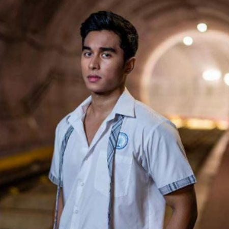 David Matthew Ubaña is a talented Singaporean creator who is a content creator, model, and actor all in one.